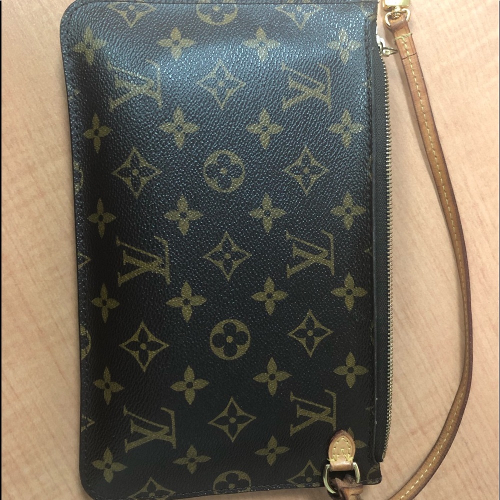 Louis Vuitton Classic Monogram Neverfull Pouch
